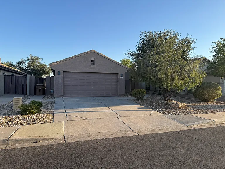 8575 W Monona Ln — Photo 2