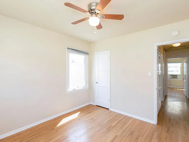 10929 Whitegate Ave — Photo 33
