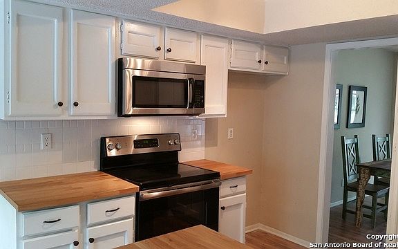 4th image of 8230 Dawnwood Dr