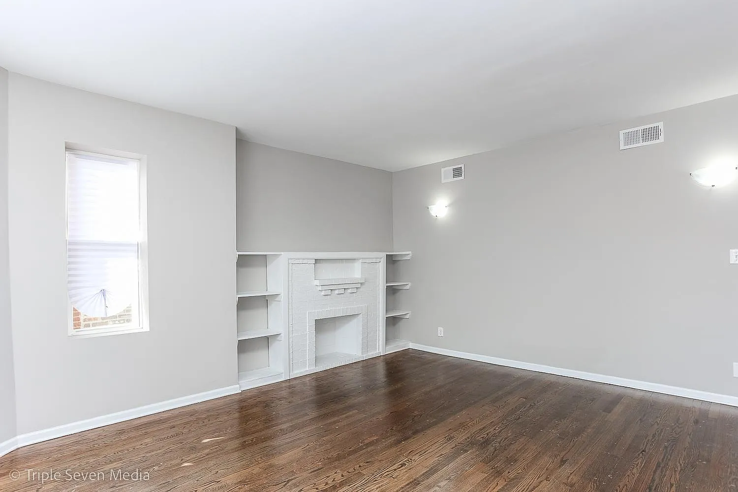 8048 S Paulina St — Photo 4
