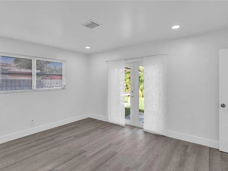 1013 SE 14th Ct — Photo 39