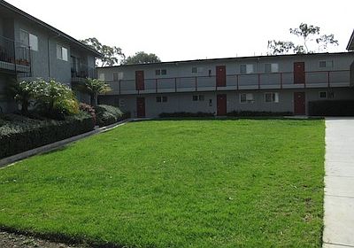 5th image of 555 Westmont Ave APT 211