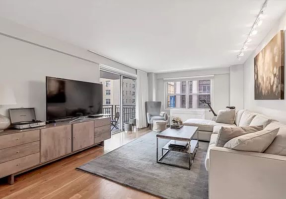4th image of 246 Lexington Ave #4C