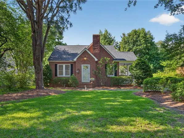 3906 Winchester Dr, Portsmouth, VA 23707