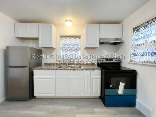 25895 Currier St, Dearborn Heights, MI 48125