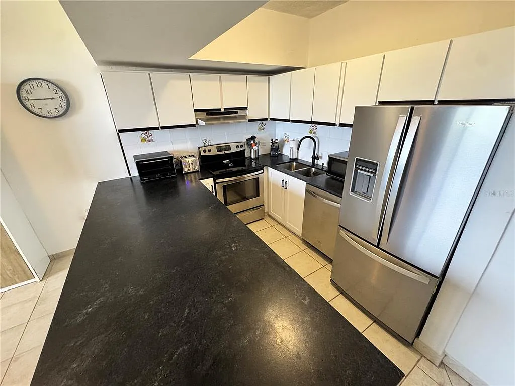 1 bed, 2.0 bath, 864 sqft, $2,100 — Photo 3