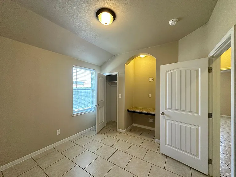 4601 Cambridge Dr — Photo 20