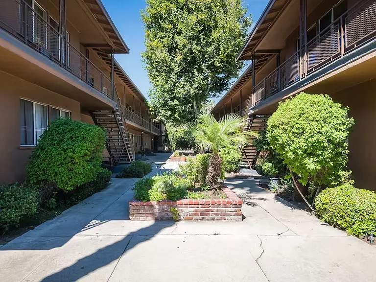 4685 Orion Ave #17 — Photo 4