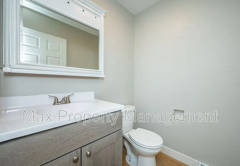 4003 Indianapolis Ave — Photo 2