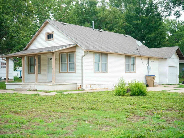 302 N King St, Mount Hope, KS 67108
