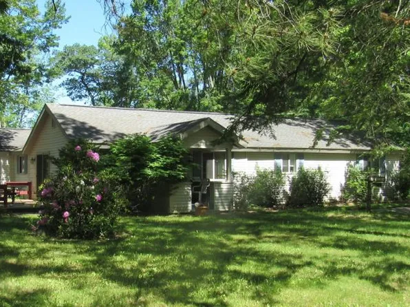 5069 Maple Ave, Oscoda, MI 48750