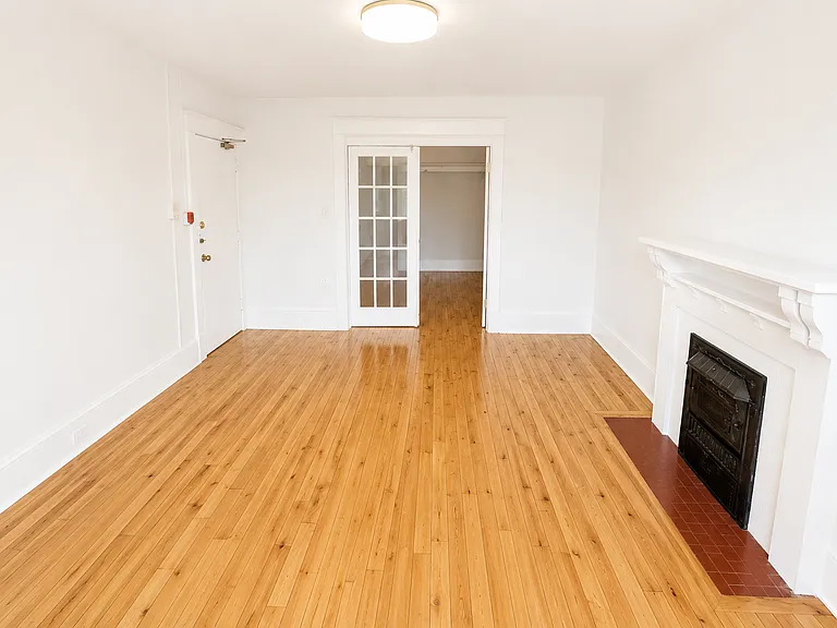310 Roncesvalles Ave — Photo 9