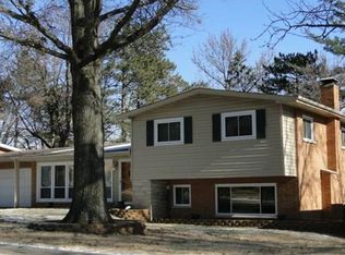 9072 Crest Oak Ln, Saint Louis, MO