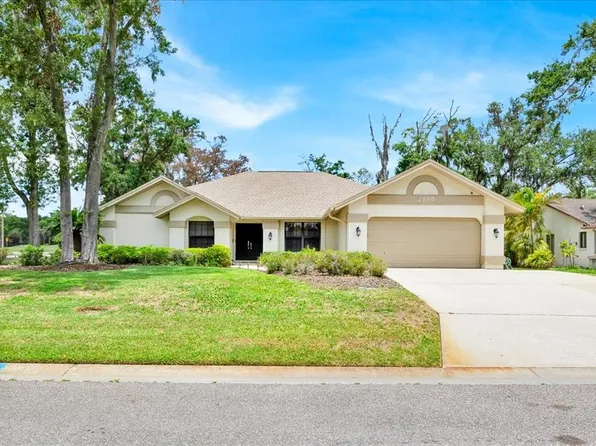 2900 Hammock Dr, Plant City, FL 33566