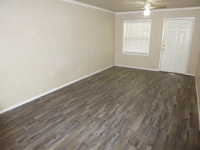 205 Worthy St — Photo 12