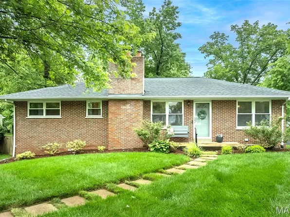 7 Frederick Ln, Saint Louis, MO 63122
