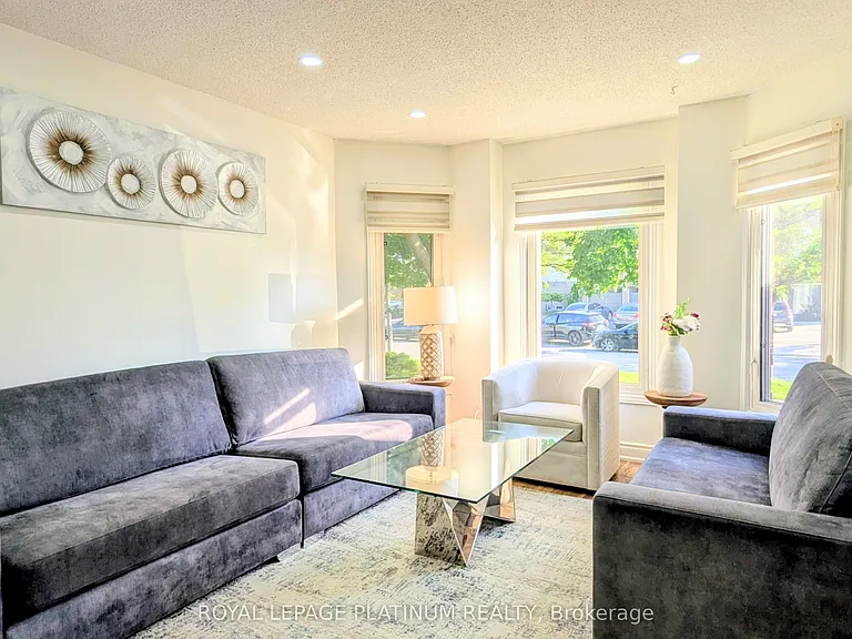4 Gervais Dr — Photo 9