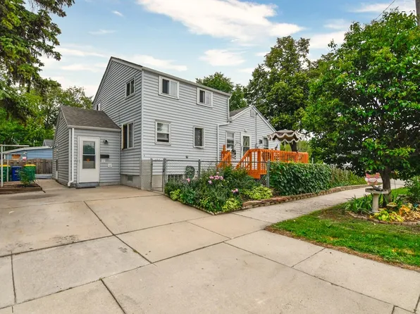 1031 N Clay St, Green Bay, WI 54302