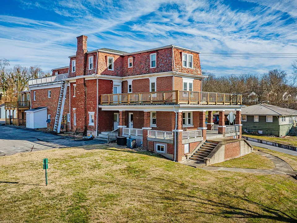 2000 Netherland Inn Rd