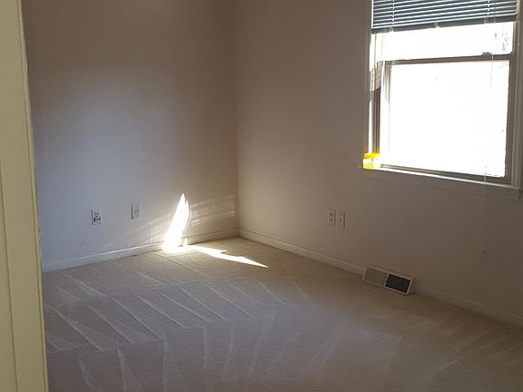 3rd image of 1531 Kemper Road Ext
