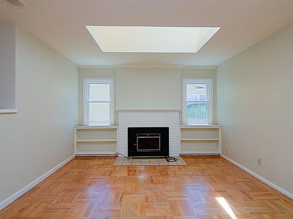 3rd image of 719 Moreno Ave