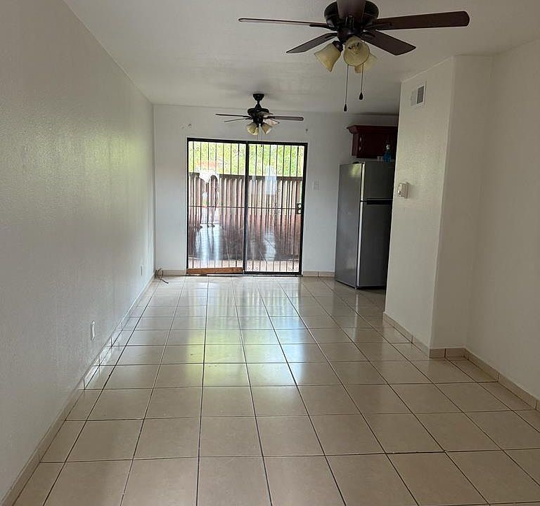 1st image of 305 Calle Amistosa APT 301