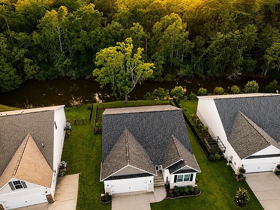 3rd image of 511 Grain Field Dr.