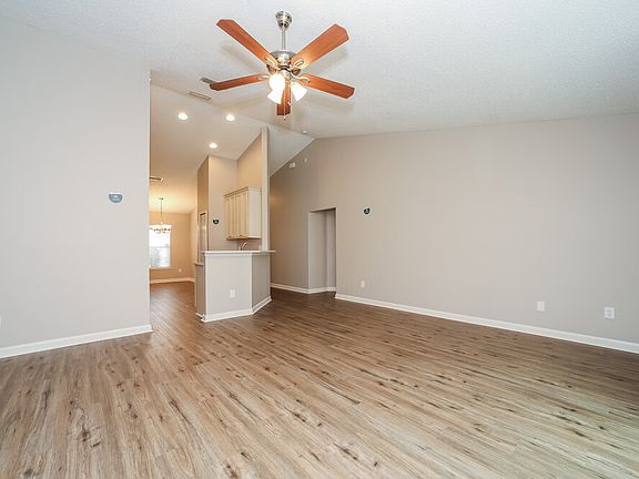 4th image of 440 Sanwick Dr
