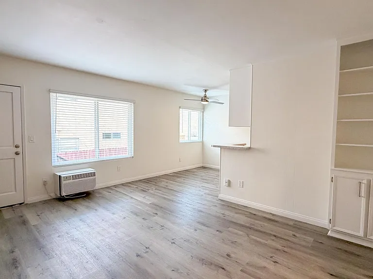 2625 Highland Ave — Photo 3