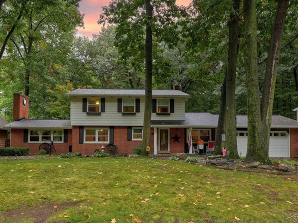 800 Rambling Dr, Saginaw, MI 48609