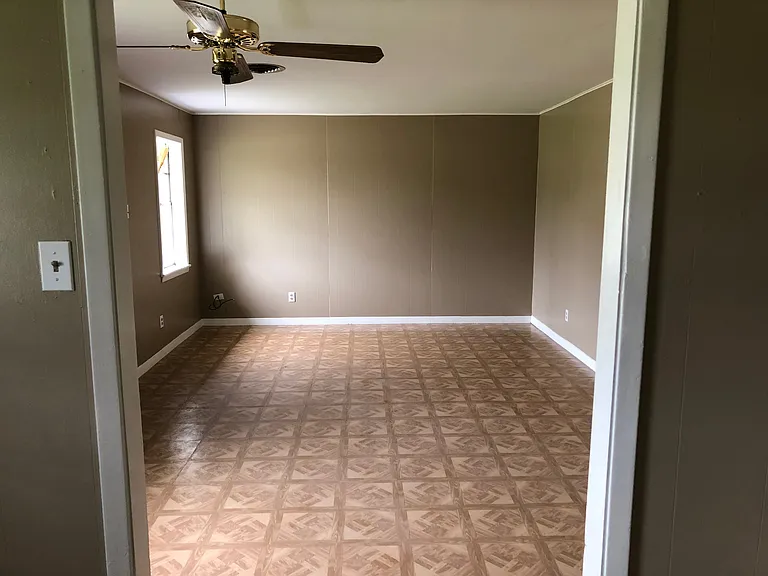 805 Matchett St — Photo 10
