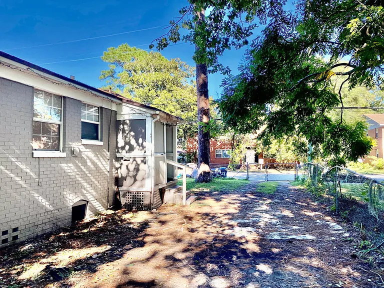 2114 Spring Park Rd — Photo 33