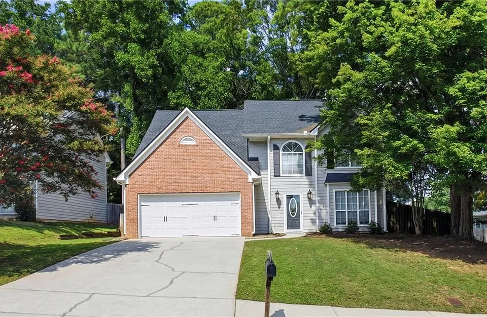 640 Suwanee Lakes Cir