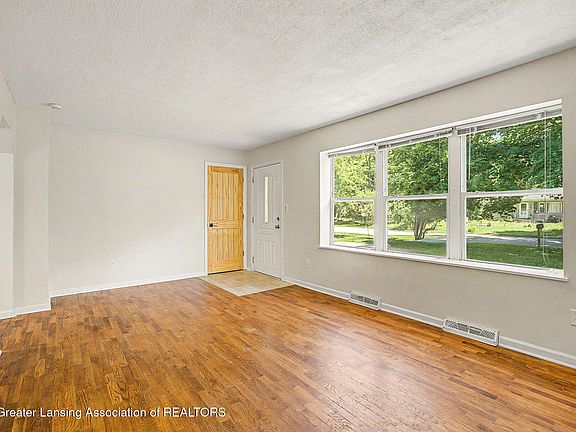 4th image of 604 Cumberland Dr