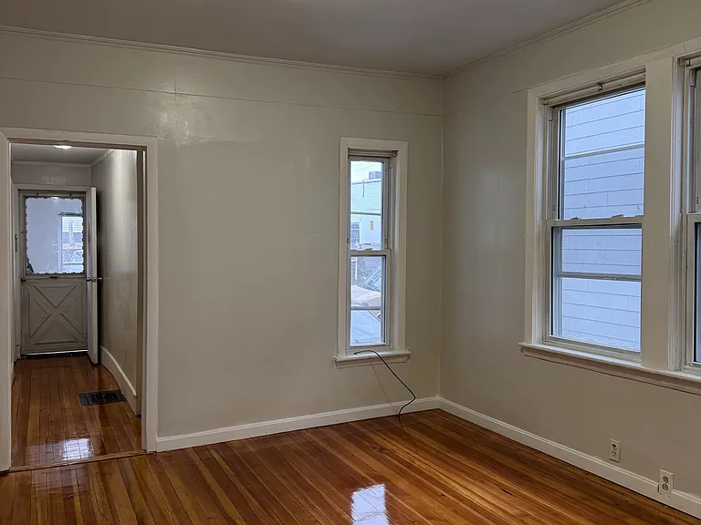 16 Holyoke St — Photo 2