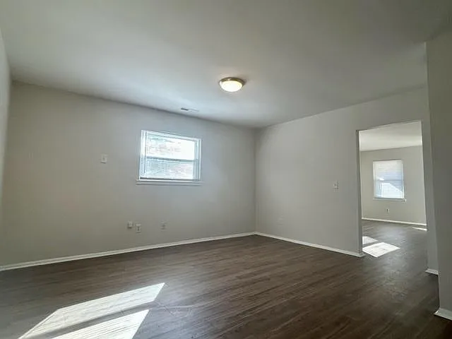 3 bed, 1.5 bath, 1188 sqft, $1,700 — Photo 4