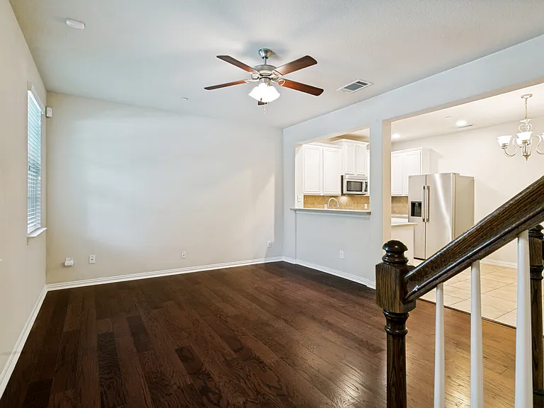 2205 Carlisle St — Photo 2