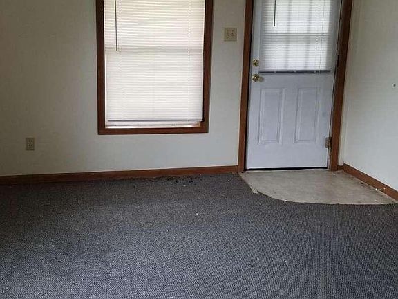 2nd image of 702 S Sixth St APT A