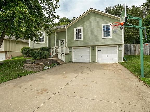 2nd image of 2601 NW Richard Dr