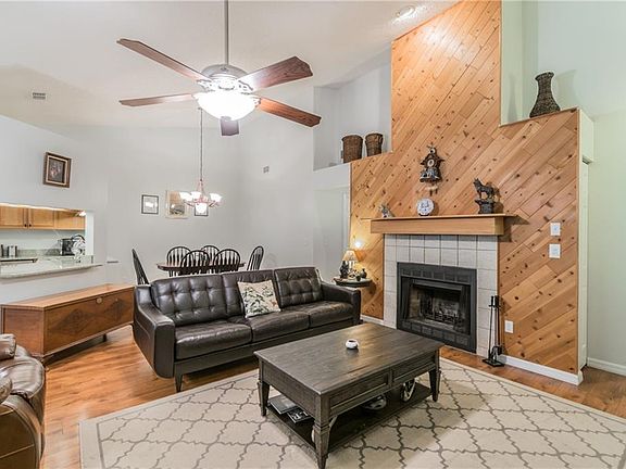 2nd image of 3431 Hillmoor Dr