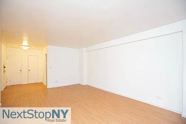 Rented by NextStopNY | media 7