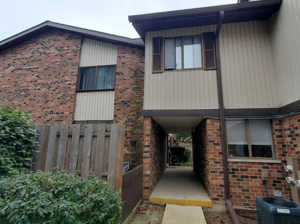7342 Winthrop Way Unit 8, Downers Grove, IL 60516