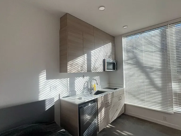 55 SW Wall St #5A — Photo 6