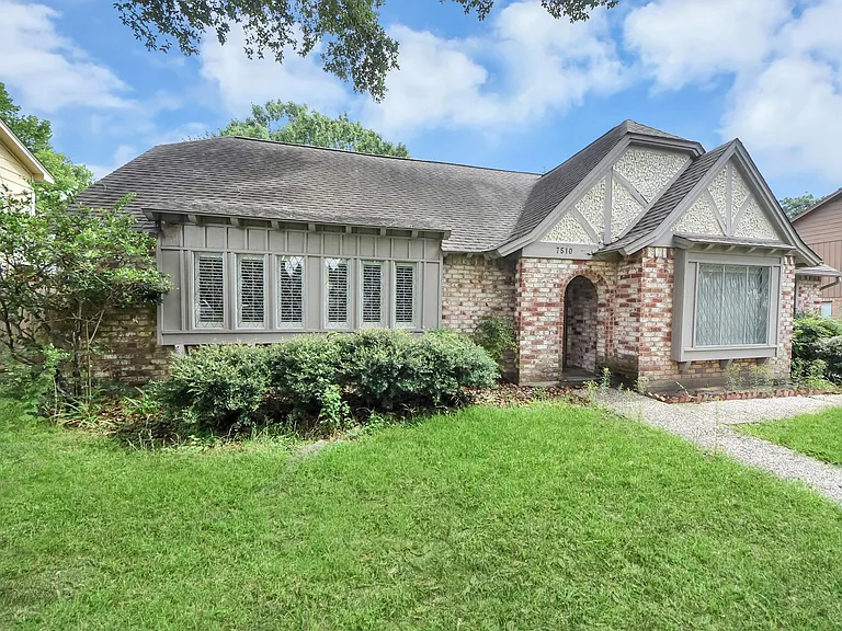 7510 Renmark Ln — Photo 39