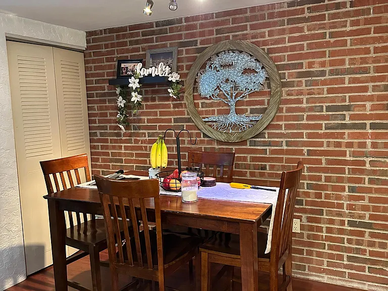 801 Stratford Dr #5 — Photo 8