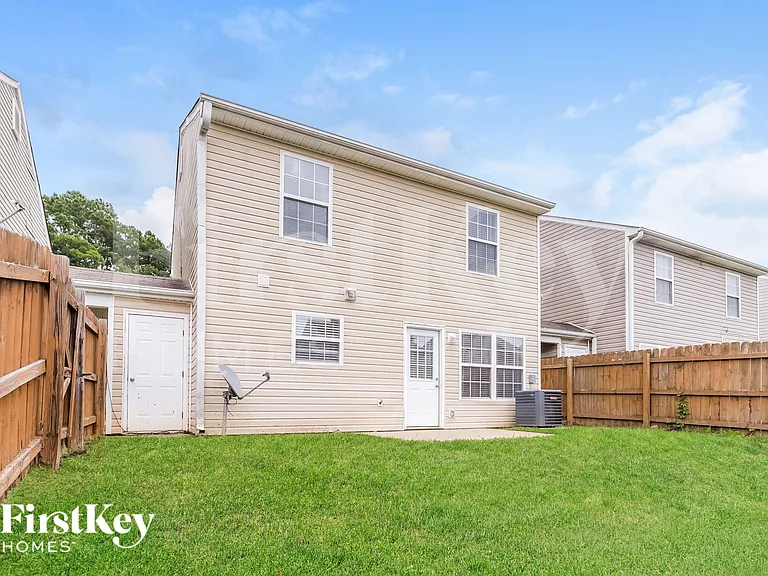 137 Watercress Ct — Photo 18