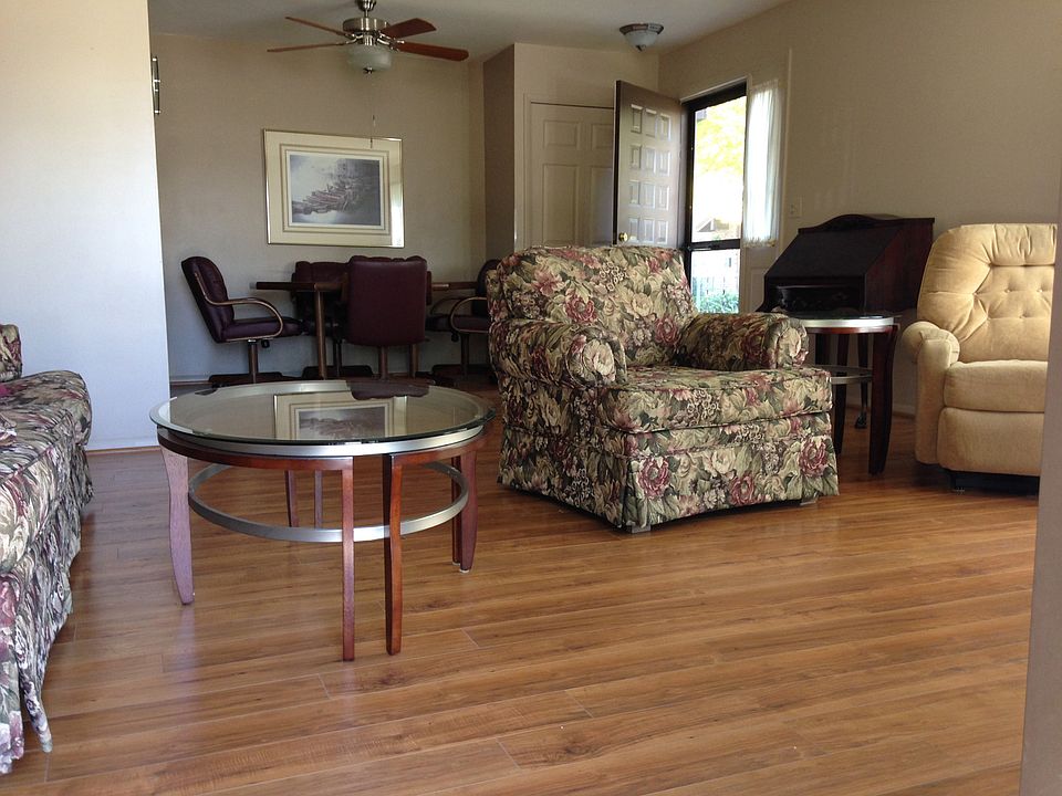 2nd image of 28426 Queens Ct