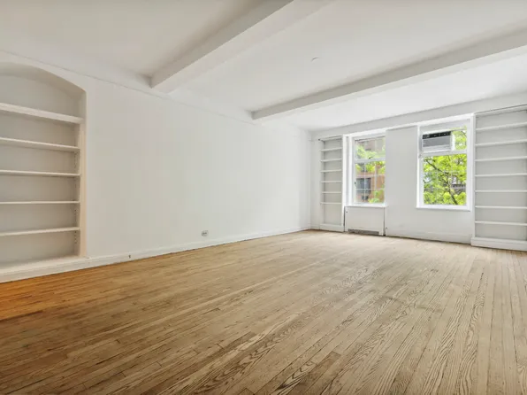 410 West 24th Street 4L image 2 of 40