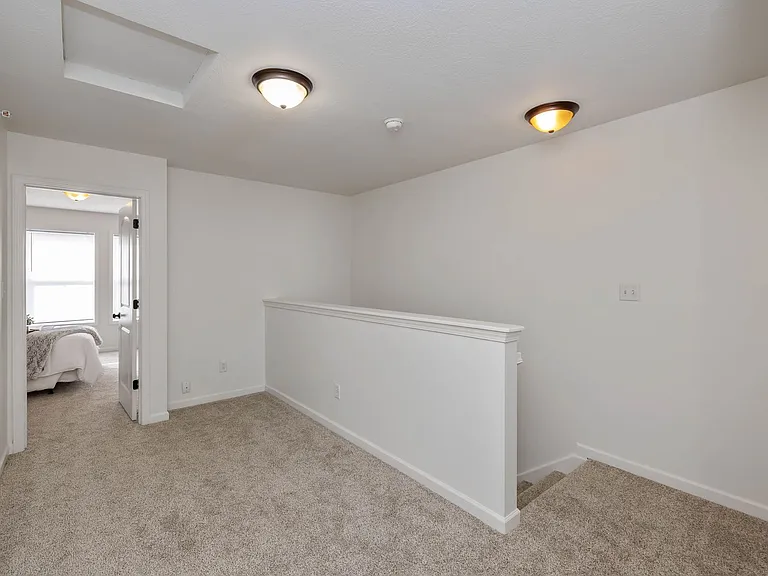 542 W Main St — Photo 11