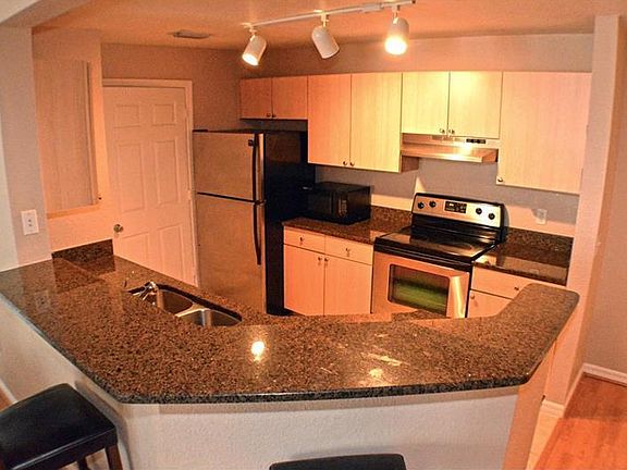 3rd image of 3546 Hampshire Ct APT 202